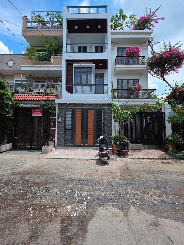 Cho thuê nhà 4PN full nội thất đường 175, TP. Thủ Đức - Giá 15 triệu/tháng