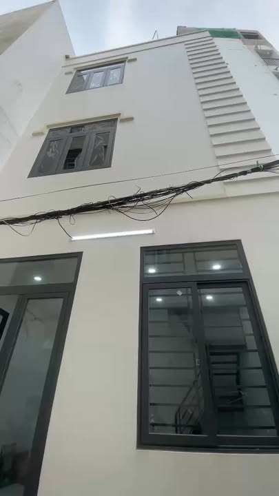 Nhà nguyên căn Lạc Long Quân Thủ Dầu Một 11 triệu - Sẵn sàng ở ngay