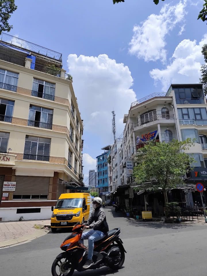 Nhà Góc Mặt Tiền Hoàng Sa Q1 - 60m², 3 Lầu, Kinh Doanh Đỉnh Cao 80 Triệu