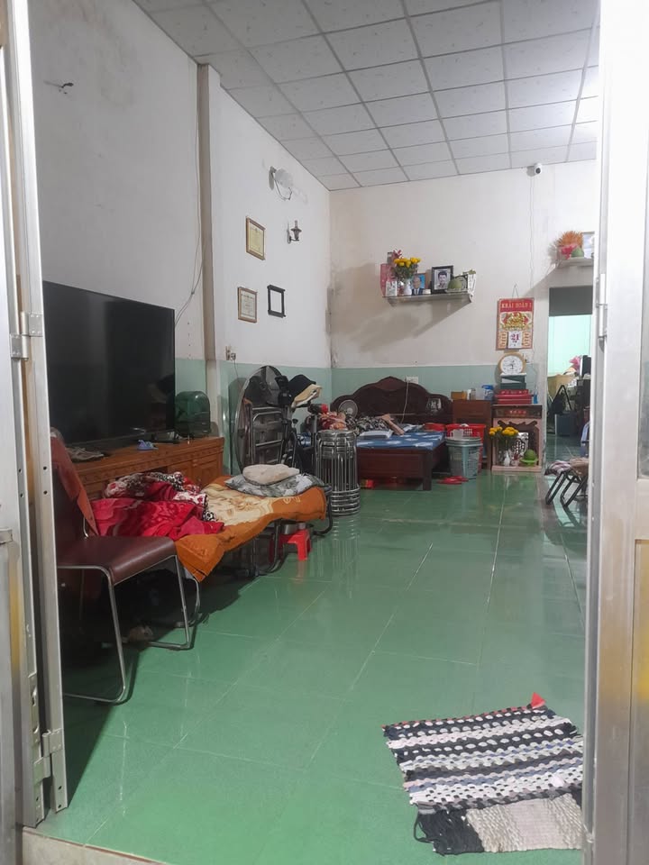 Bán nhà TT Bến Lức 82m² giá 1.7 tỷ - Sẵn sàng ở ngay!