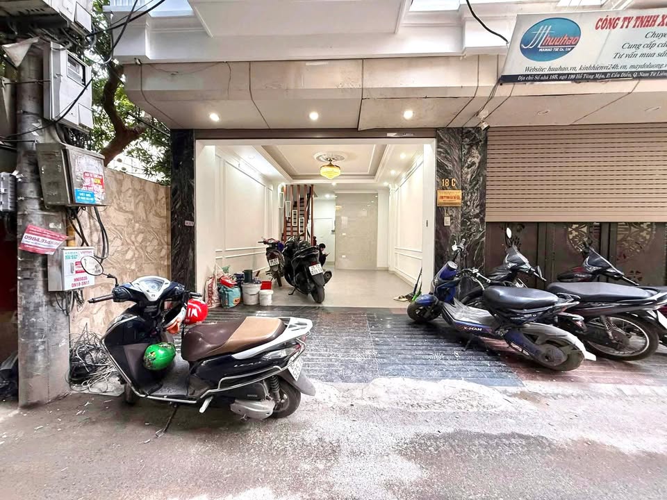 Nhà 7 Tầng Thang Máy Hồ Tùng Mậu - Dòng Tiền 35 Triệu/Tháng - 40m²