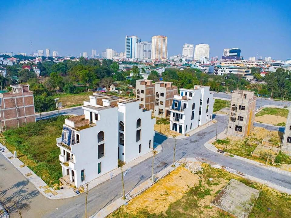 Nhà Mặt Tiền Phạm Hồng Thái, TP Vinh 75m² Giá 4.x Tỷ - Sẵn Sàng Kinh Doanh