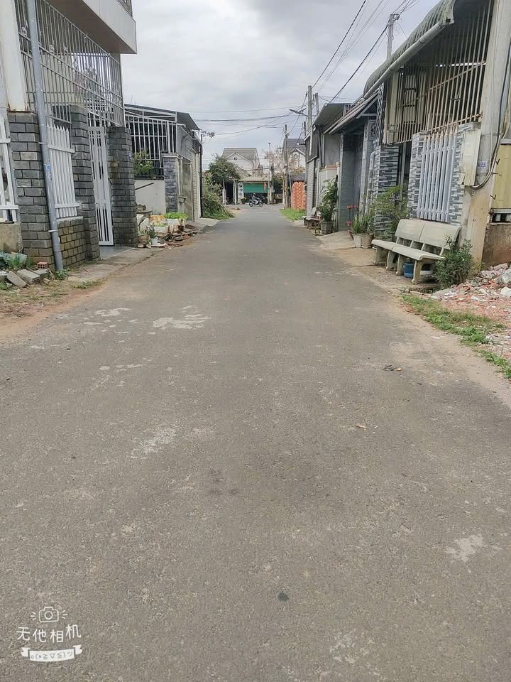 Nhà Riêng Bảo Lộc 125m² giá 2.4 tỷ - Sổ hồng sẵn, vị trí đắc địa!