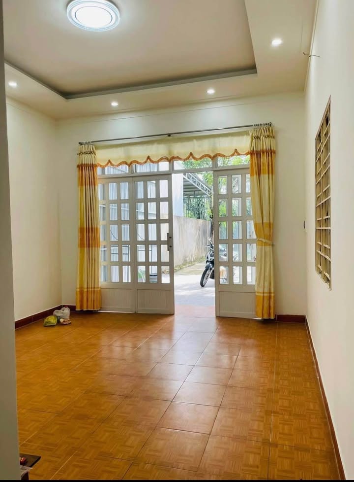 Nhà Mặt Tiền Mạc Đỉnh Chi, Bảo Lộc - 240m² Thổ Cư, Kinh Doanh Đa Ngành