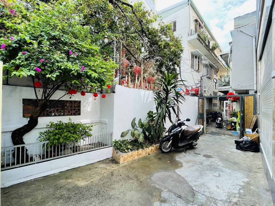 Nhà riêng Bình Thạnh 66m² - Vị trí đẹp, giáp Quận 1, chỉ 4.99 tỷ!