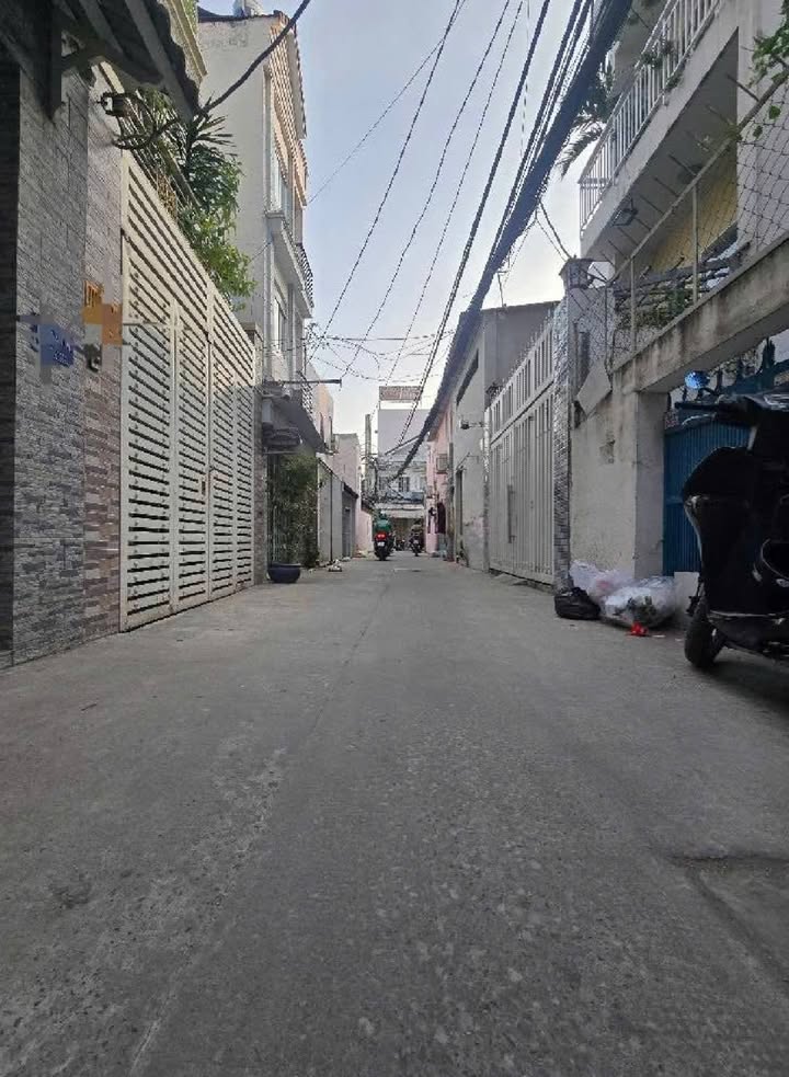 Bán nhà Quận 7 đường Đào Trí 45m² giá 6.1 tỷ - Vị trí đẹp sổ hồng sẵn