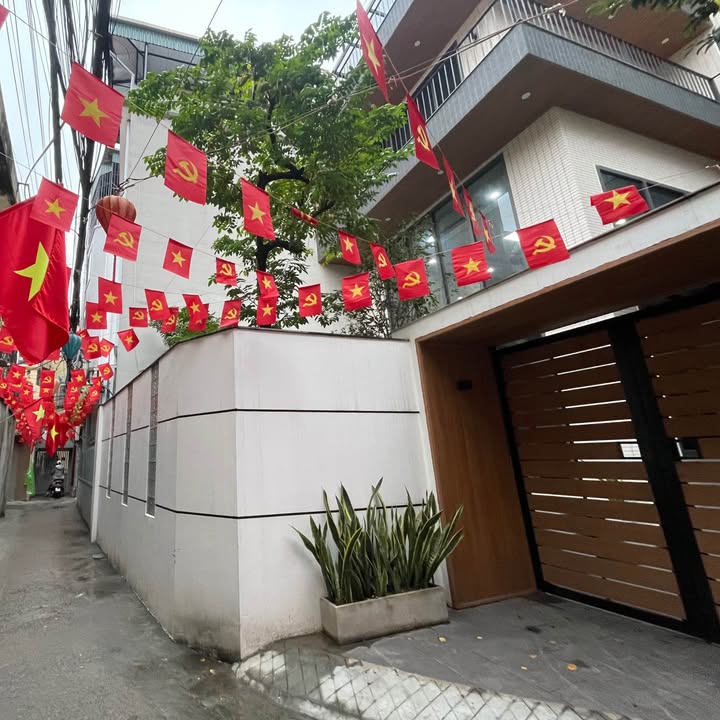 Nhà Lô Góc Hoàng Hoa Thám, Ba Đình - 52m², 5 Tầng, Sổ Đỏ Nở Hậu - 11.99 Tỷ