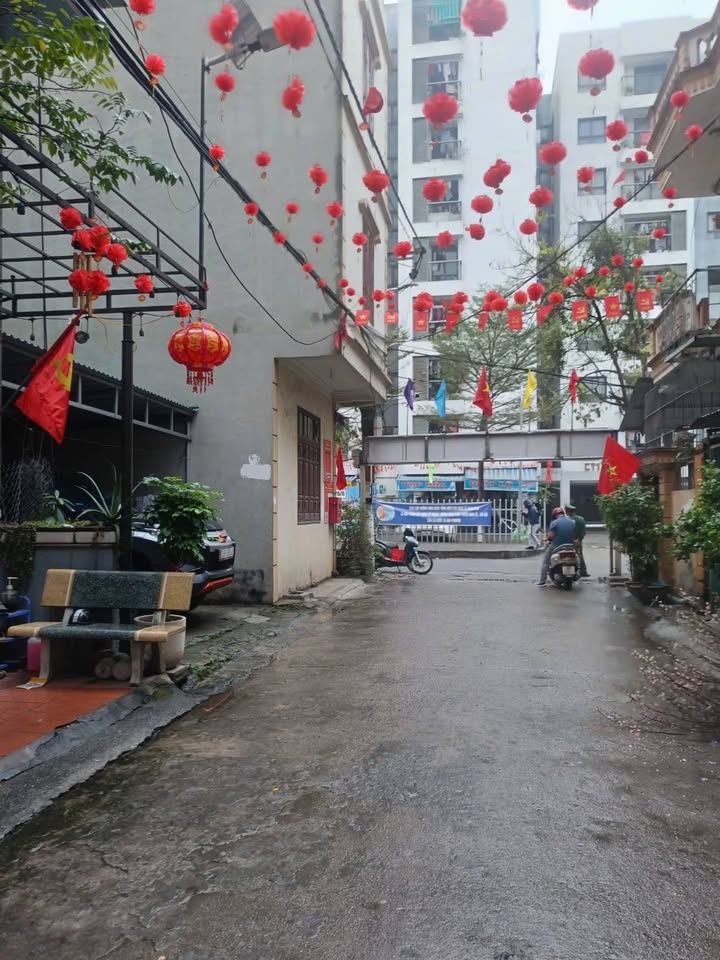 Bán đất Lai Xá 70m² - Sổ đỏ chính chủ, ô tô vào tận đất