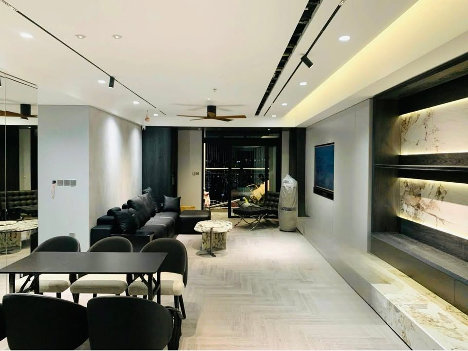 Căn hộ Vinhomes Royal City R5 139m² giá 20 tỷ - View đẹp