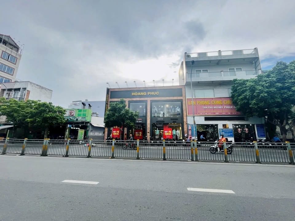 Mặt tiền Lũy Bán Bích 297m² - Vị trí đắc địa, kinh doanh ngay!