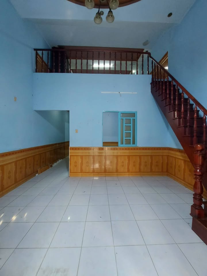 Nhà nguyên căn Hóc Môn 110m² - Ô tô vào tận nhà, sẵn sàng ở ngay!