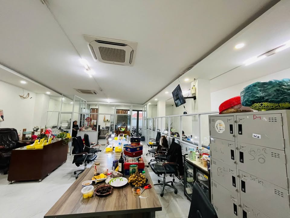 Nhà mặt tiền Nguyễn Sơn Tân Phú 160m² giá 50 triệu - Vị trí đắc địa!