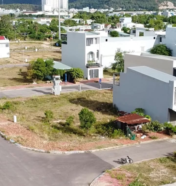 Nhà Góc 2 Mặt Tiền 132m² P.Nhơn Bình, Quy Nhơn - Sổ Hồng 4.6 Tỷ