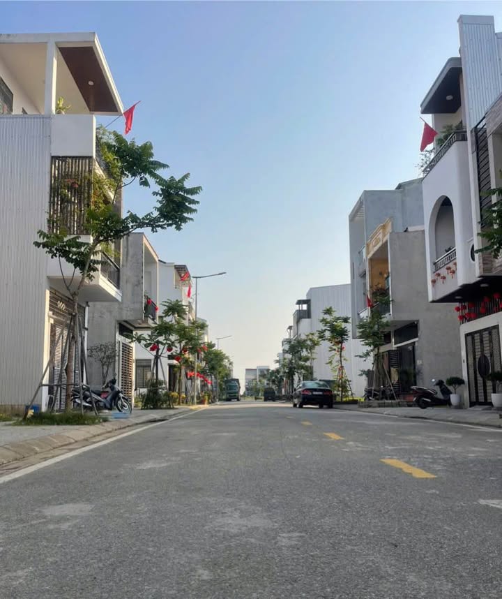 Nhà Phố Xuân Diệu, Huế 60.5m² - Mặt Tiền Kinh Doanh Vàng!