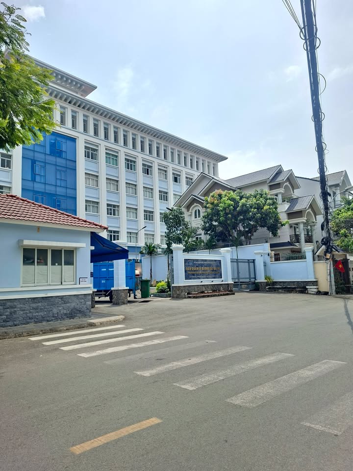 Nhà Đất Hiệp Phú Thủ Đức 124m² - Sổ Hồng Sẵn, Ô Tô Vào Tận Nhà!