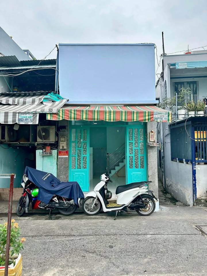 Nhà Mặt Tiền Đường Ụ Cây Q8, Góc Công Viên, 2.65 Tỷ