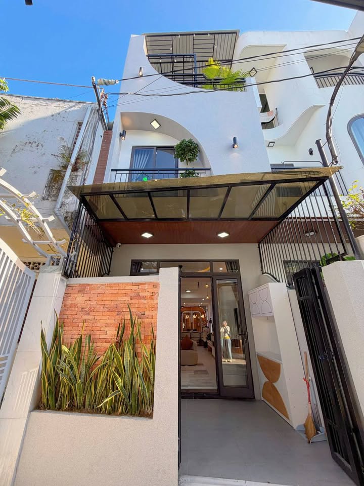 Nhà 3 Tầng Phong Cách Homestay - Hoàng Diệu, Hải Châu - 70m² - 6.25 Tỷ