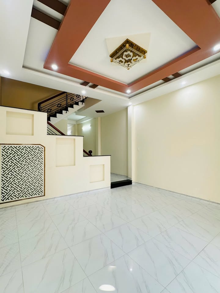 Nhà Riêng KĐT Hòa Xuân 155.5m² - Ô tô vào tận nhà, giá 7 tỷ!