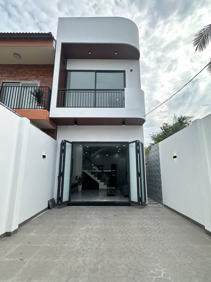 Bán nhà Mỹ Tho 102m² giá 3.55 tỷ - Ô tô vào tận nhà!