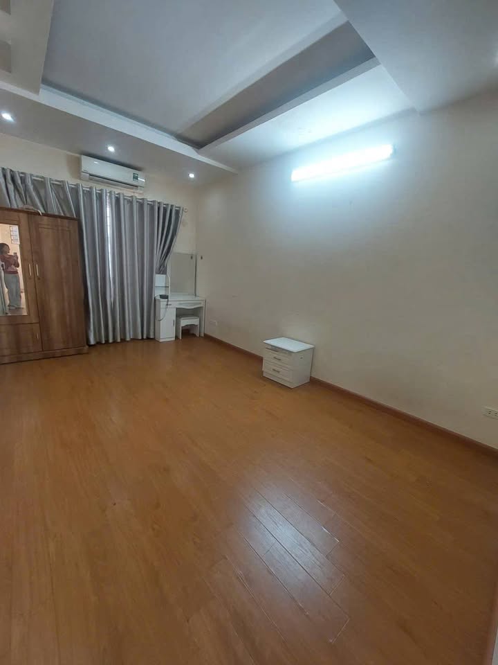 Nhà Riêng Tô Vĩnh Diện, Thanh Xuân 200m² - Ô tô vào tận nhà, ở ngay!