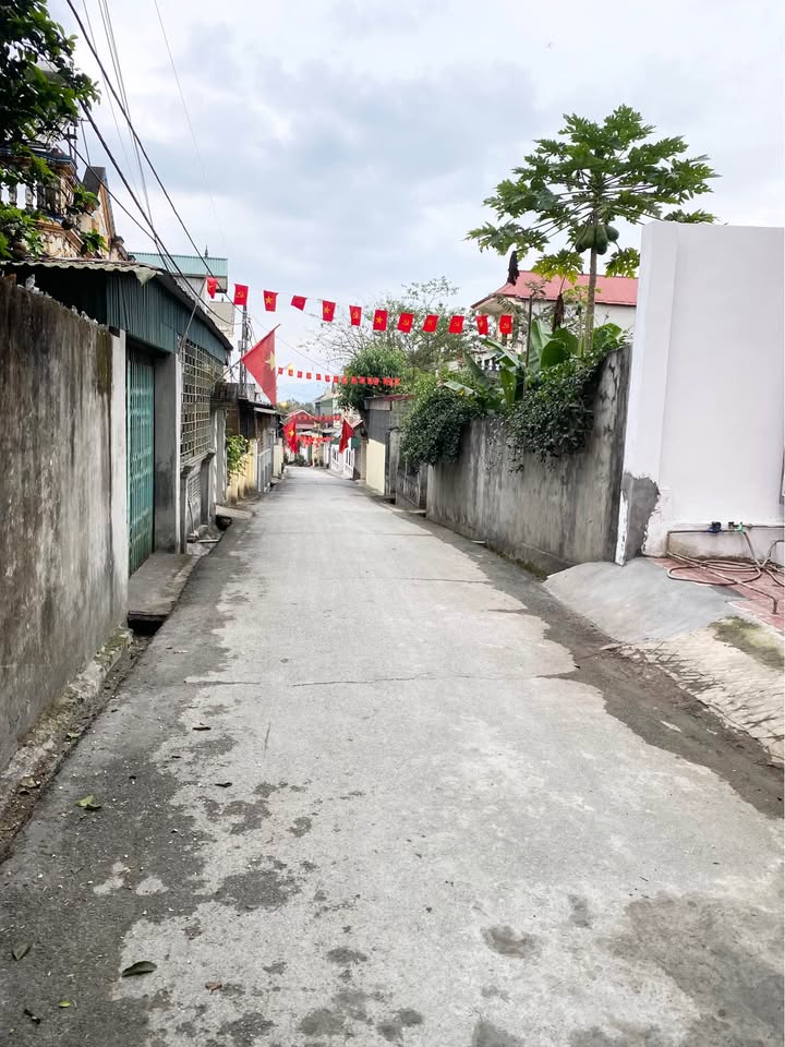 Nhà 2 Tầng 71m² Tổ 25 Chăm Mát, Hòa Bình - Gần QL6, Sẵn Sàng Ở Ngay