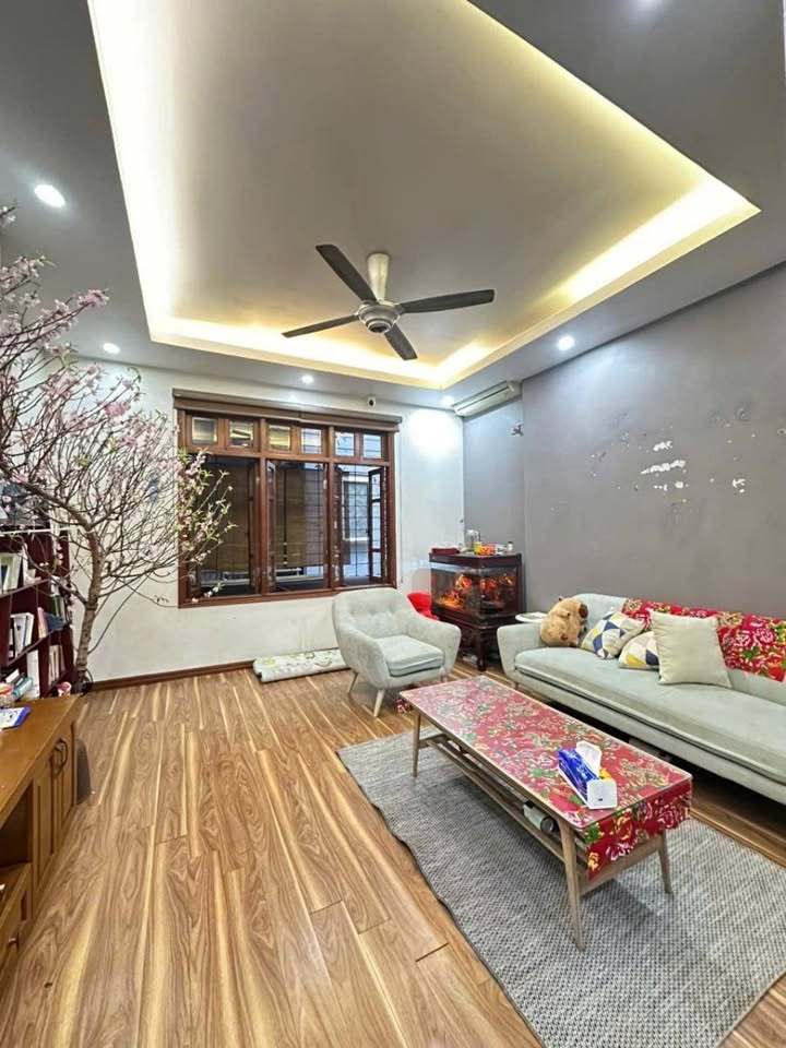 Bán nhà Nghi Tàm Tây Hồ 52m² giá 12.85 tỷ - Vị trí đẹp nở hậu