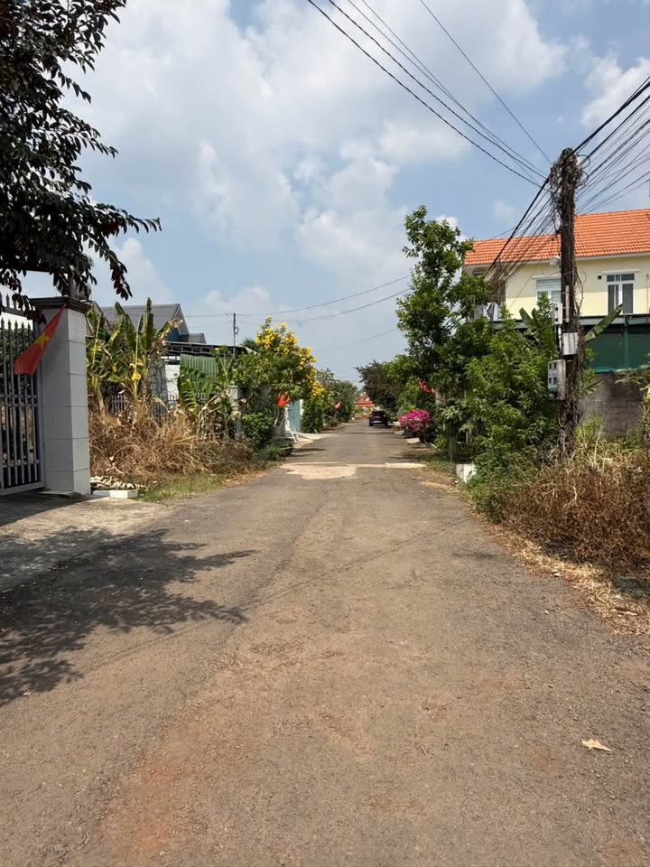 Bán đất 120m² sau Sân Vận Động Bù Đăng - Sổ đỏ, Giá 1.x tỷ