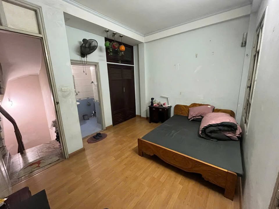 Cho thuê nhà 5 tầng Đội Cấn, Ba Đình - 3PN, Full nội thất, 12 triệu/tháng