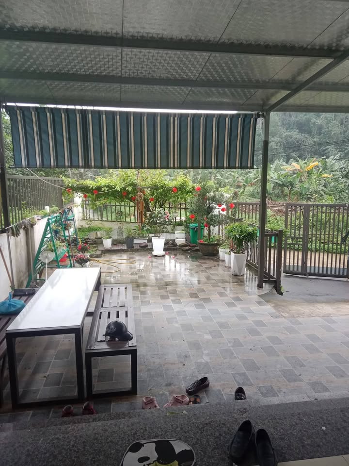 Nhà ngang rộng 217m² Yên Bái - Giá 1 tỷ, gần chợ, ô tô tránh