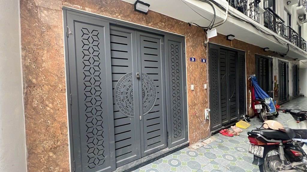 Nhà Hữu Hưng 30m², 5 Tầng, 6.4 Tỷ - Sổ Đỏ Vuông Vắn, Ô Tô Gần Nhà