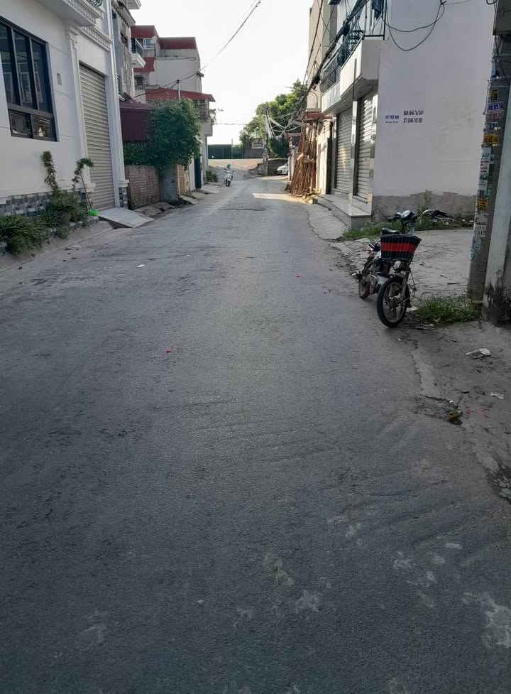 Thuê nhà 2 tầng Lãm Hà 35m² giá 3.5 triệu - Ô tô đỗ cửa ngay!