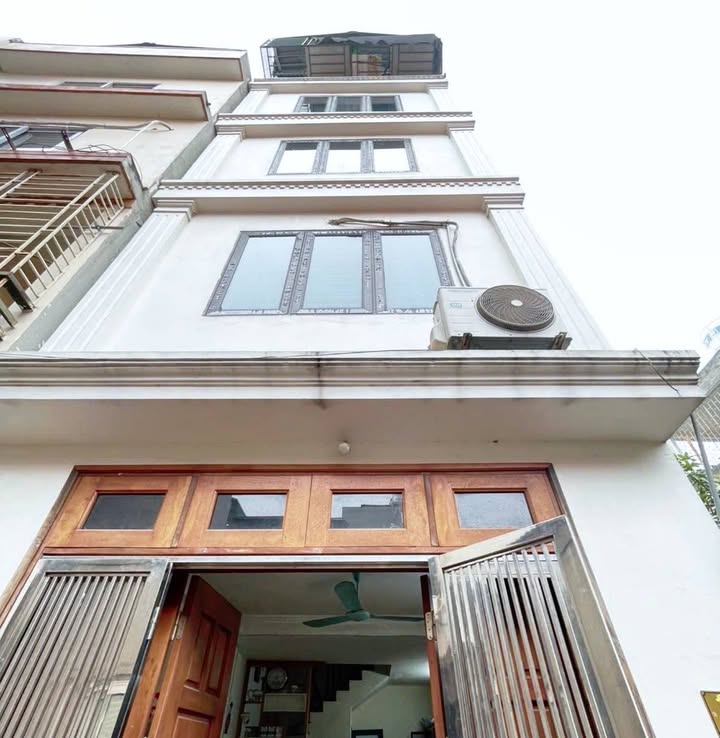 Nhà 33m² 5 Tầng Phố Thanh Am, Long Biên - Ô tô đỗ cổng, Full nội thất - 6.25 Tỷ