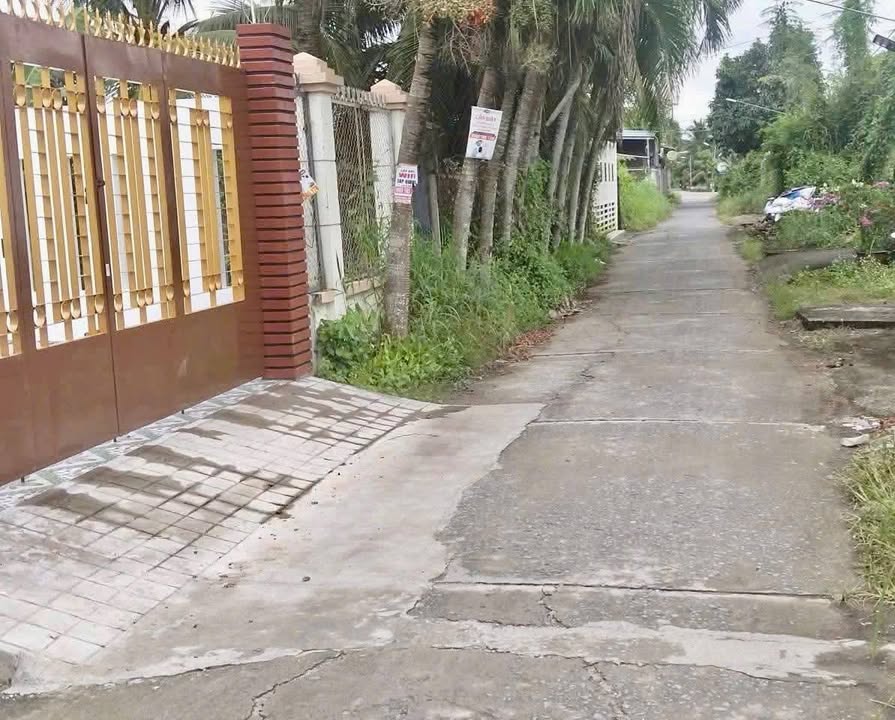 Nhà Phố Bến Tre 142m² - Mặt tiền Nguyễn Văn Khước, ô tô vào tận nhà!