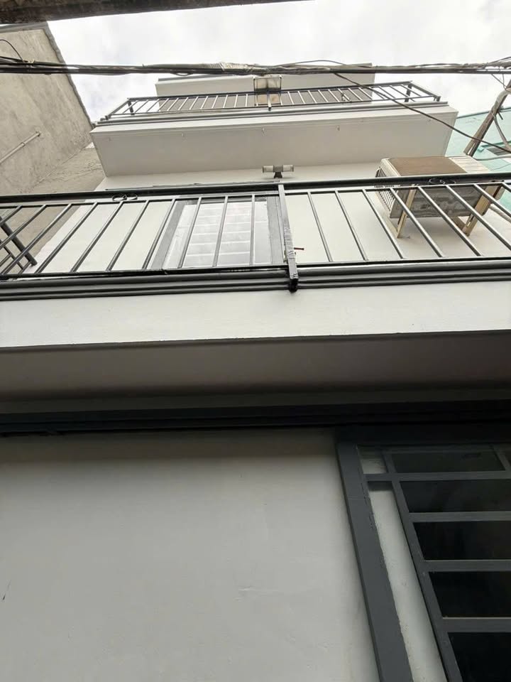 Nhà 1 trệt 2 lầu, 16m² hẻm Võ Thị Nhờ, Quận 7 - Giá 880 triệu