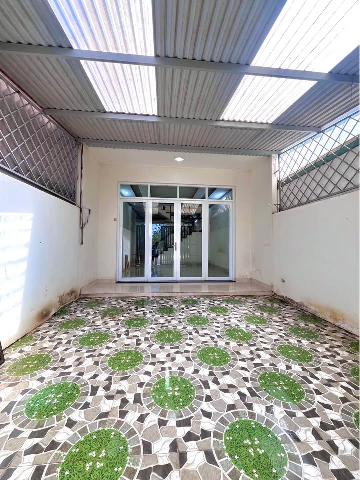 Nhà 2 Tầng Mặt Tiền Bùi Dự, Pleiku - 3PN, Sân Oto, Sẵn Sàng Ở Ngay