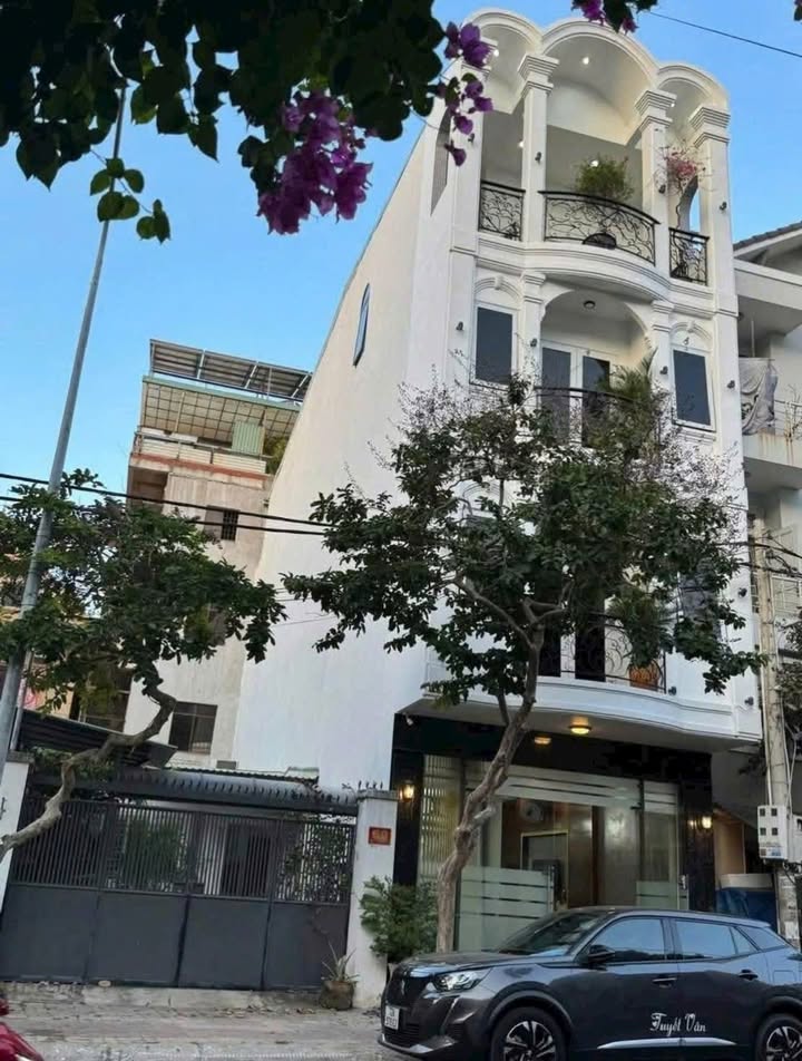 Khách sạn 105m² - Trung tâm Phố Tây, TP.HCM - Dòng tiền 30 Triệu/Tháng