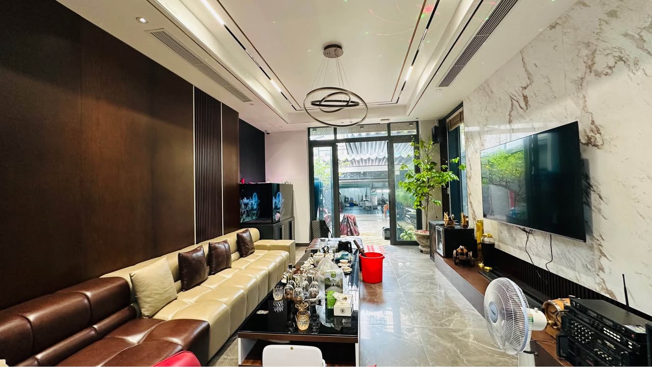 Biệt Thự Sân Vườn 320m² Hải Phòng - 4PN, Thang Máy, Bể Bơi - 22.9 Tỷ