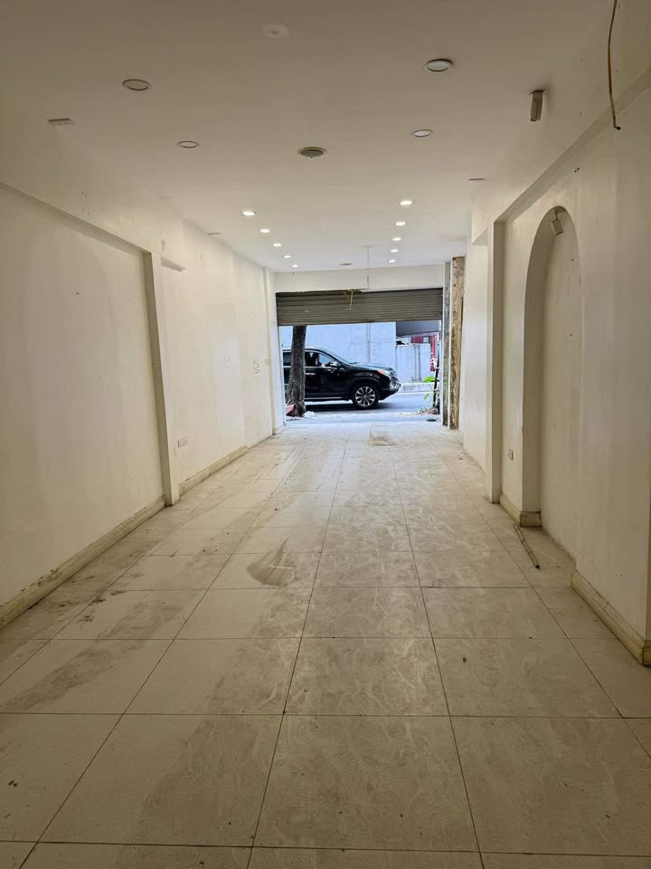 Cửa hàng Phạm Ngọc Thạch, Đống Đa 28 triệu/tháng - Vị trí đắc địa