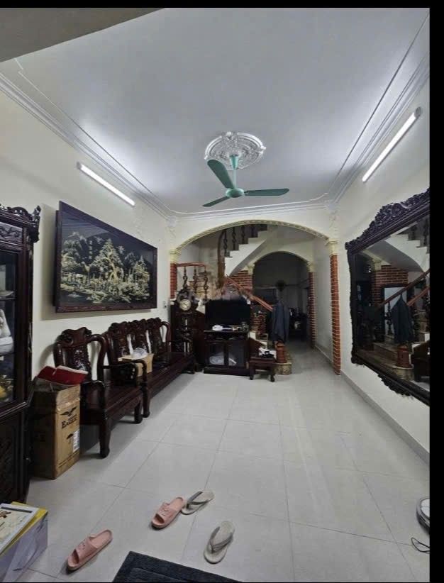 Nhà 4 tầng Hoàng Mai - 54m² Full Nội Thất, Giá 12 Triệu/Tháng