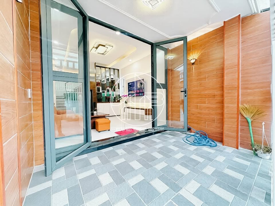 Bán Nhà Phố Đà Lạt 45m² 2 Tầng, Full Nội Thất Cơ Bản - Giá 2.85 Tỷ