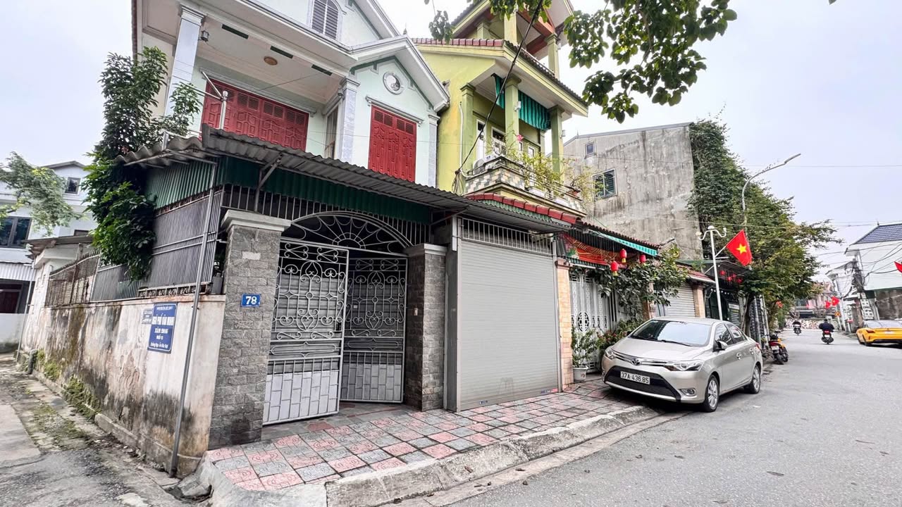 Nhà Góc 2 Mặt Tiền Nguyễn Đức Đạt, Vinh 121m² - Sẵn Sàng Ở Ngay