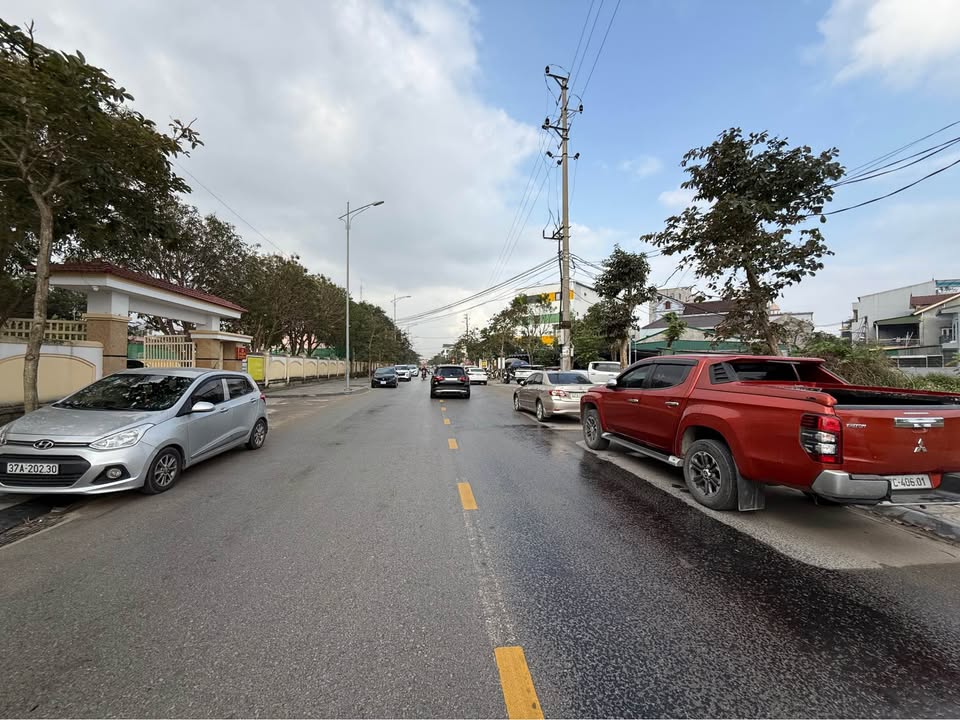 Bán đất mặt tiền Quán Bàu 300m² - Vị trí đắc địa kinh doanh ngay!