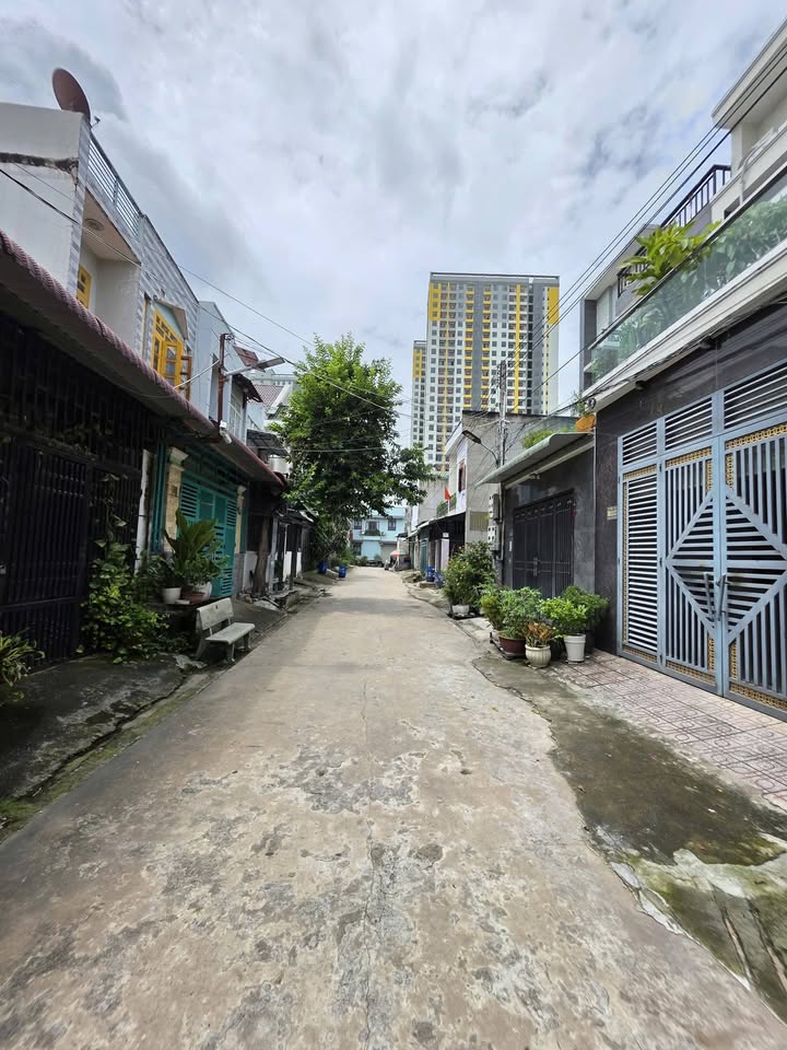 Bán Đất Dĩ An 100m² Sổ Hồng Riêng - Gần Làng Đại Học, Đường 9m