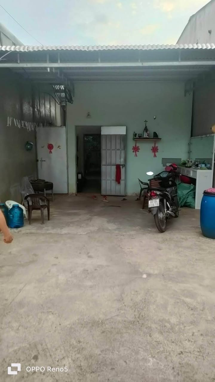 Nhà 200m² Phú Trung, Đồng Nai - Sẵn Sàng Ở Ngay, Giá 550 Triệu