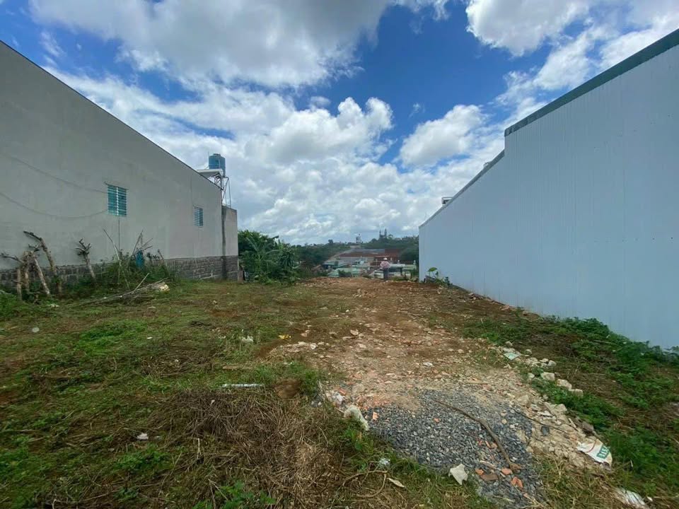 Lô đất Phường 1 Bảo Lộc 300m² giá 5.8 tỷ - Xây dựng tự do!