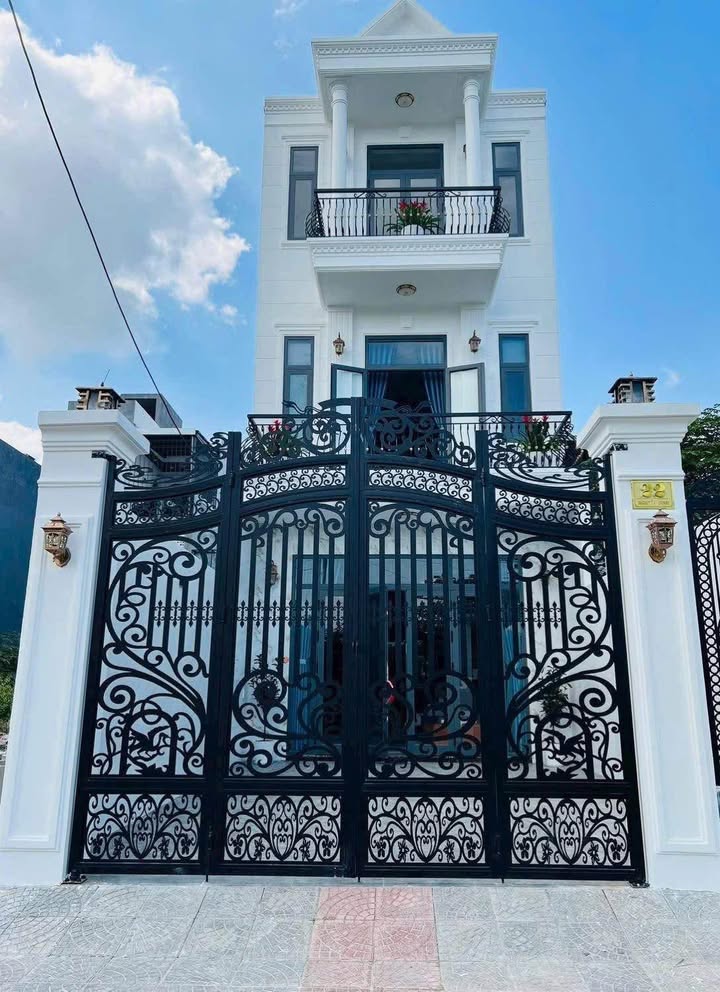 Nhà Mặt Tiền Nguyễn Bính, Đà Nẵng - 105m², 4PN, Full Nội Thất Cao Cấp