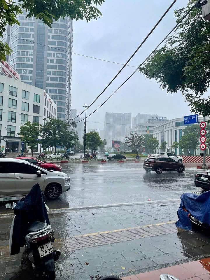 Cho thuê Mặt phố Minh Khai 75m², 2PN, Vỉa hè, Kinh doanh sầm uất