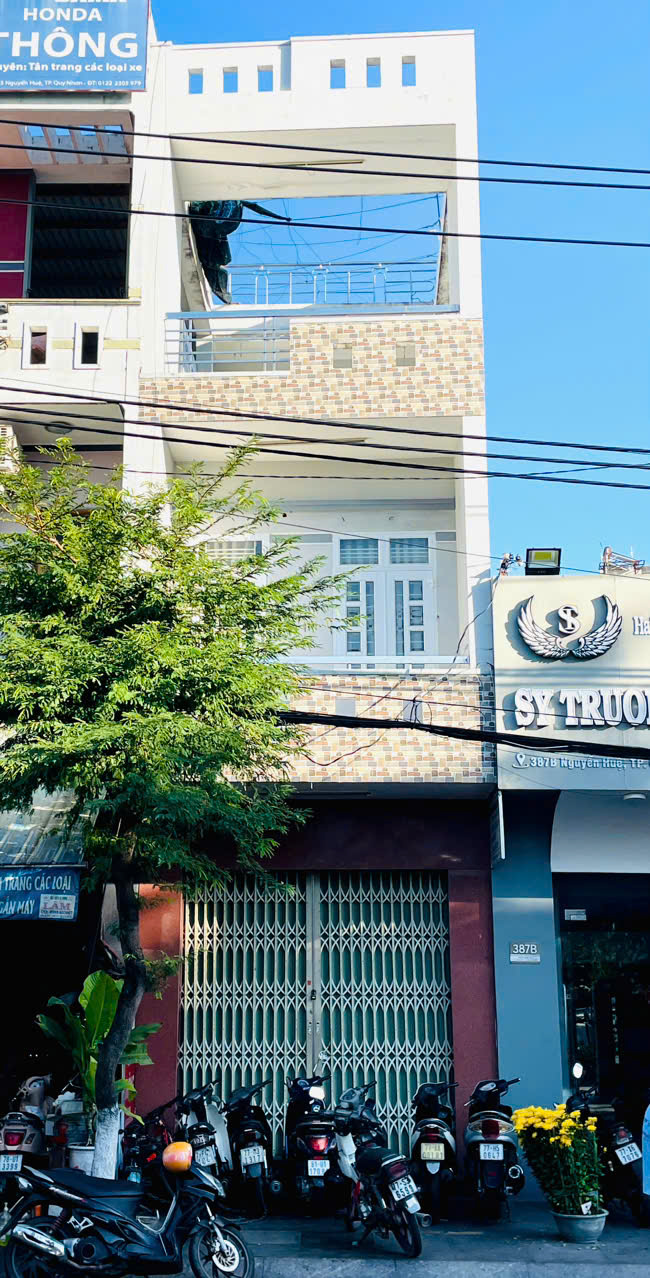 Nhà Phố Nguyễn Huệ Quy Nhơn 80m² - Mặt tiền kinh doanh đắc địa!