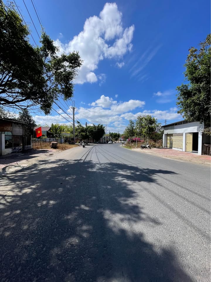 Đất Mặt Tiền Trần Văn Hai, Kon Tum - 100m² Kinh Doanh Sầm Uất, Giá 1.1 Tỷ