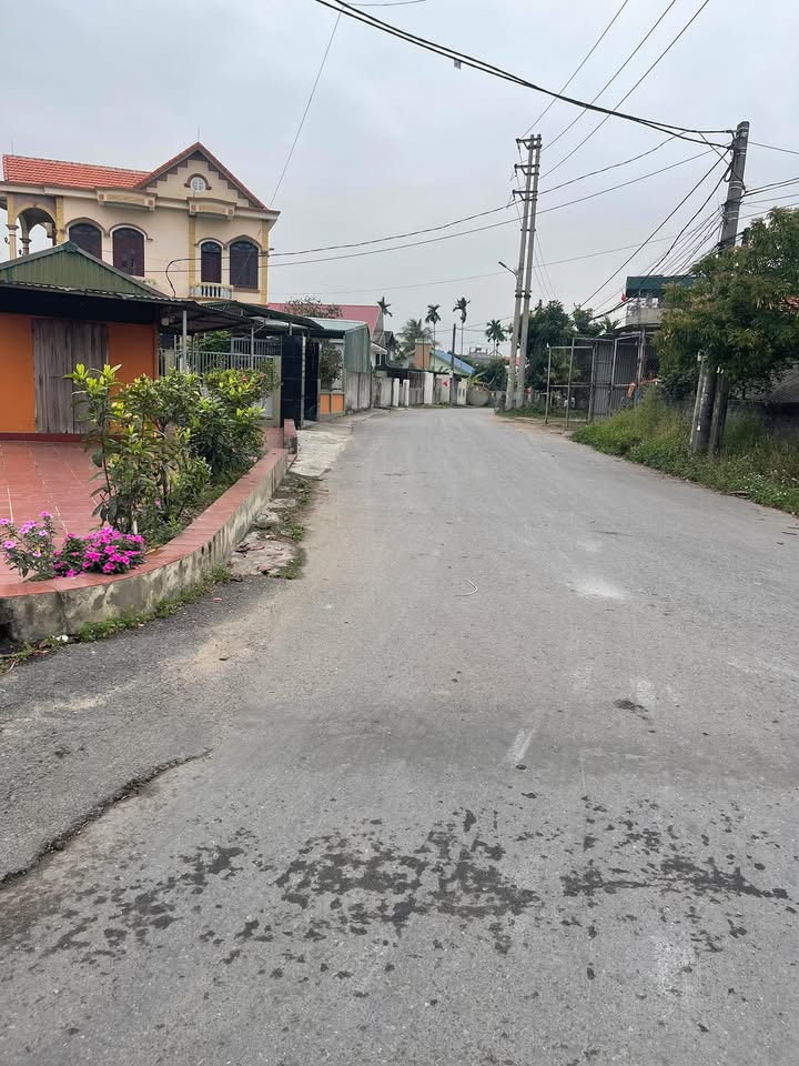 Đất nền mặt đường Liên khu Bí Giàng, Uông Bí 100m² - Kinh doanh sầm uất